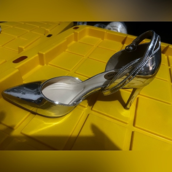Jessica Simpson Silver Metallic Stiletto Heels Ankle Strap - Picture 4 of 7